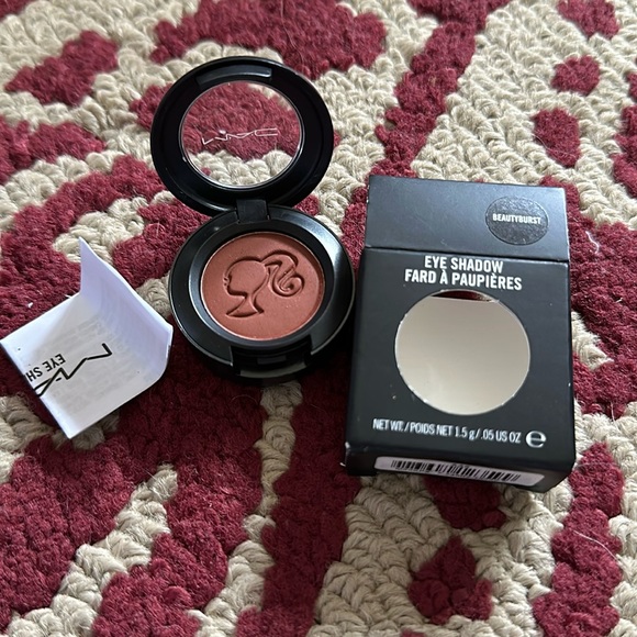 Rare and in perfect condition!  MAC x Barbie Beauty Burst shadow!  Deep sienna. - Picture 1 of 3